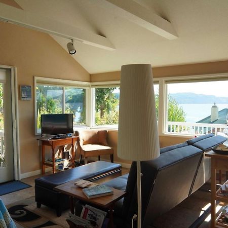 Idyllic Waterfront Cottage With Beach And Sunset Views Port Townsend Kültér fotó